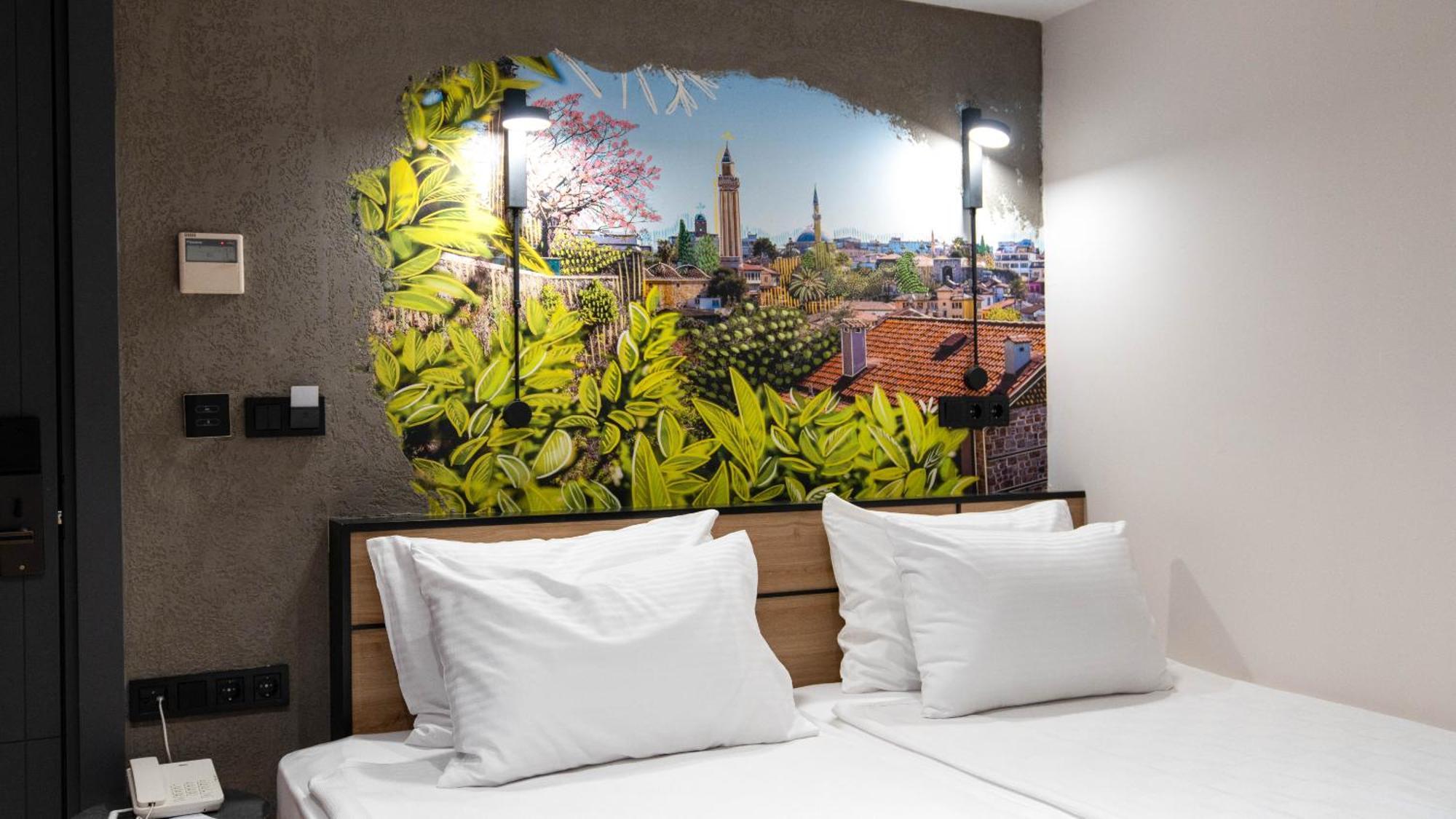 Just Hotel *